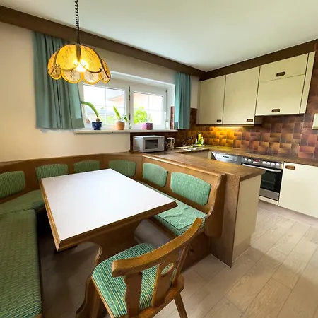 4-zimmer-wohnung Mit Terrasse 公寓
